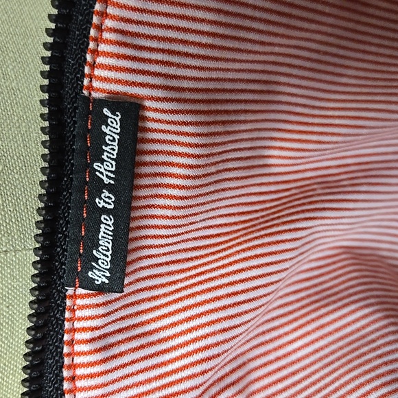 Herschel Supply Pinapple Pouch - Picture 9 of 9